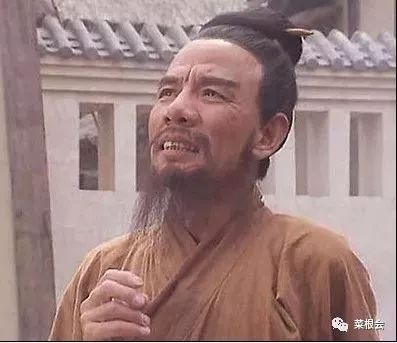 毛*东泽**评价司马懿：出身士族，多谋略，善权变