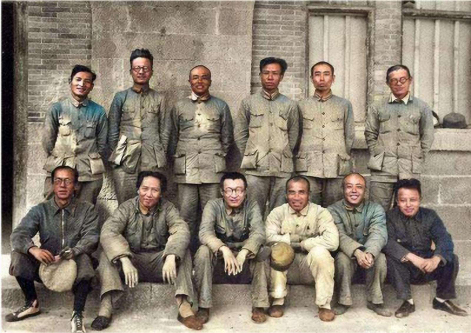 十大元帅40岁时是何身份：林彪是司令，陈毅是军长，贺龙挖野菜