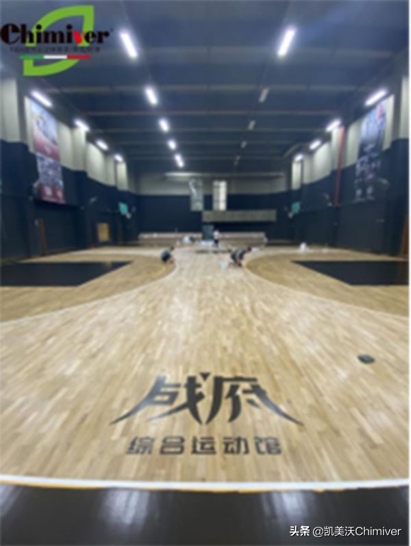 运动木地板彩漆,运动木地板漆施工视频