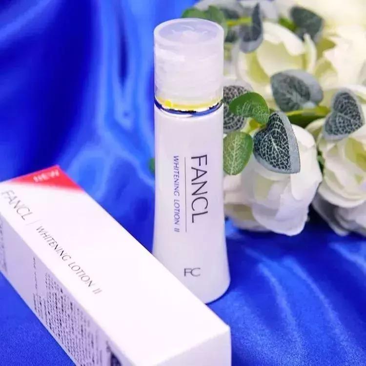 周杰伦代言过的护肤品盘点,周杰伦日本女主