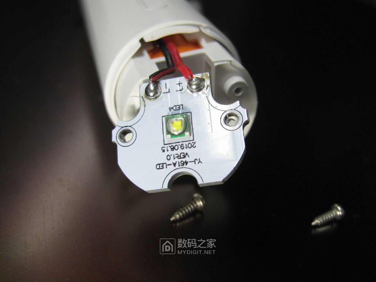 充电宝与手电筒的完美结合，Zeseco哲思手电筒移动电源拆解评测