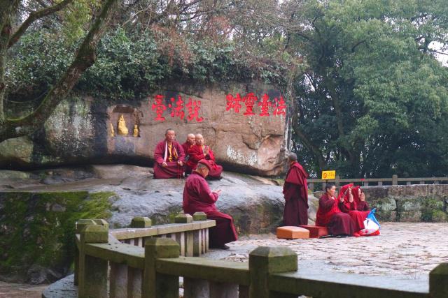 探寻古建筑视频,普陀山梵音古洞建筑风格