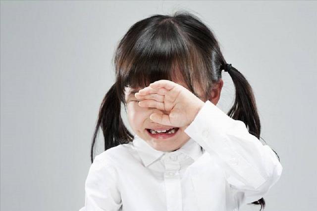 李玫瑾教授孩子哭闹不沟通,李玫瑾教授育儿孩子撒泼闹情绪