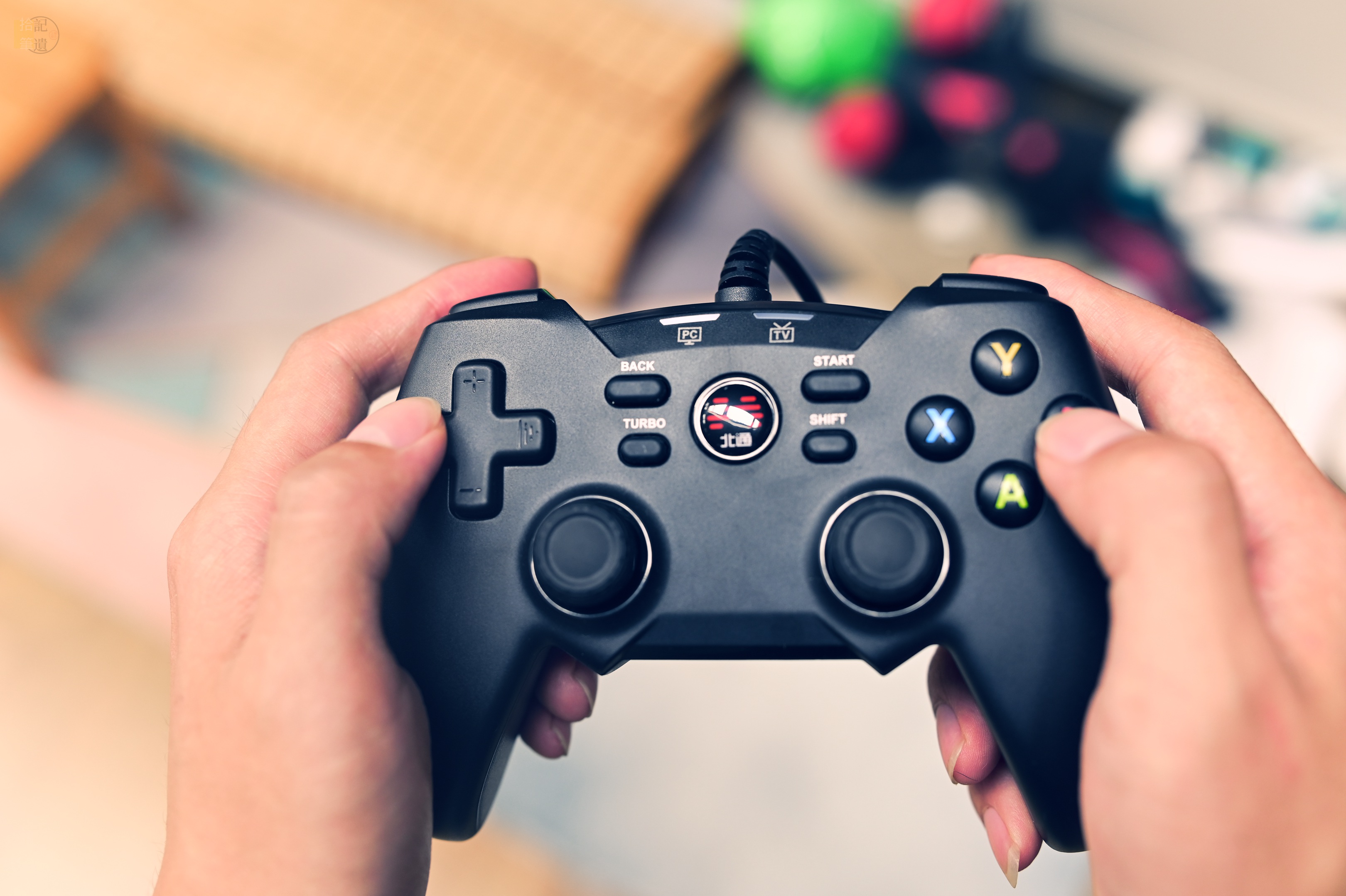 北通蝙蝠4游戏手柄上手体验,百元以内最好用的电脑手柄