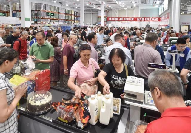 「九京会」茅台抢光，爱马仕抢光，Costco开业半天被买停业