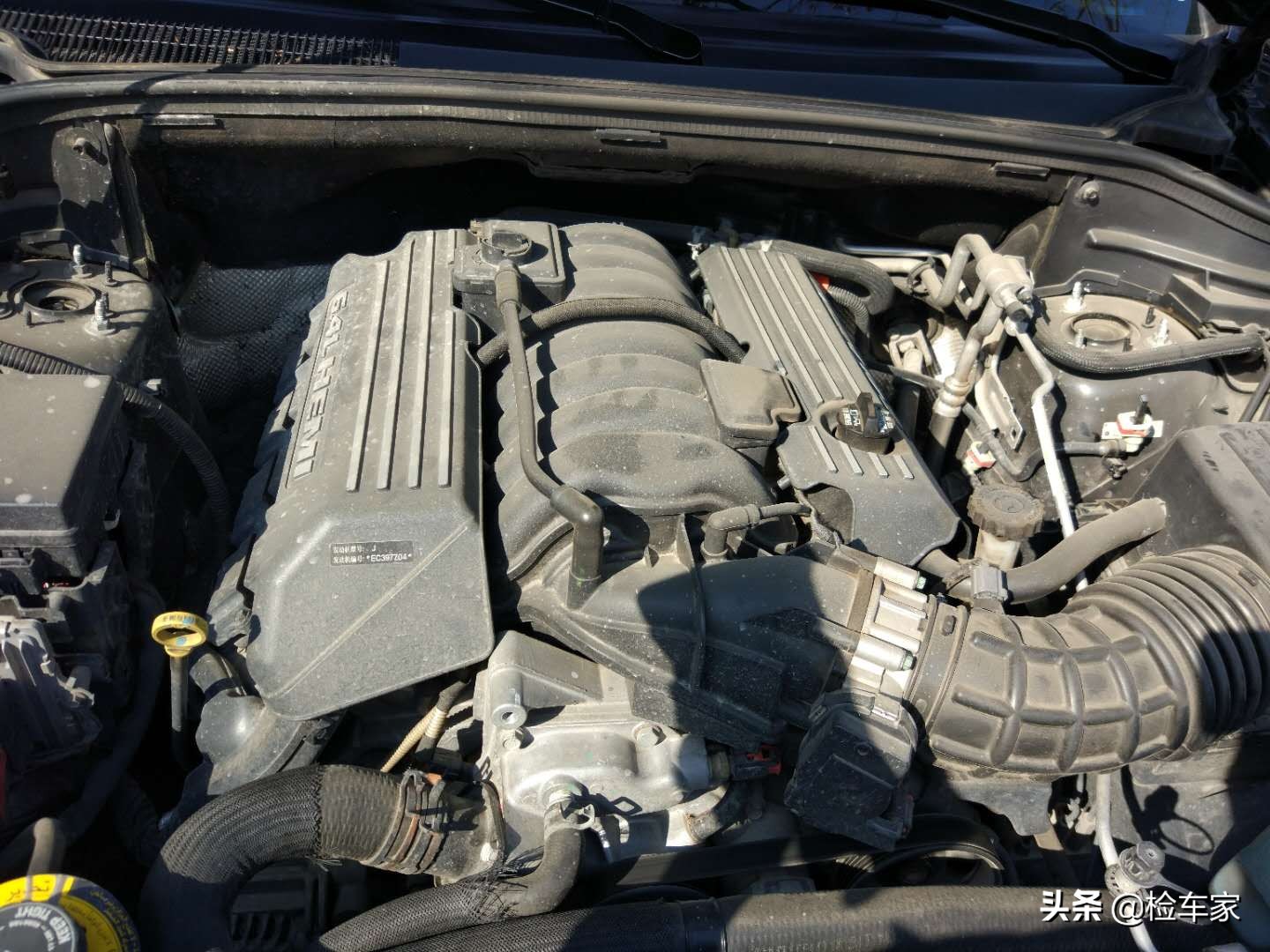 2万公里贬值80多万，45万买辆V8+6.4L的JEEP大切诺基SRT还值吗？