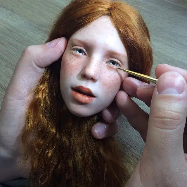 看过这位俄罗斯帅哥制作的人偶，不禁感叹：逼真得有点慎人了