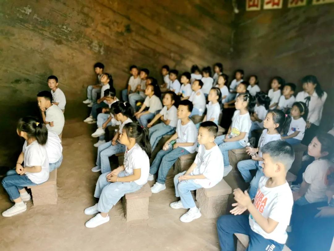 春天幼儿园传承红色文化活动推荐,红色文化专题活动方案幼儿园