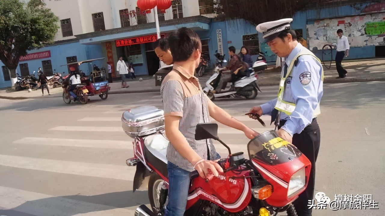 摩托车脱审注销报废,摩托车牌脱审多久会被注销