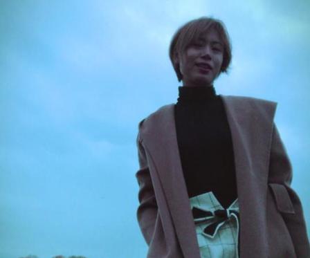开豪车住洋房保时捷女,开着保时捷家住别墅