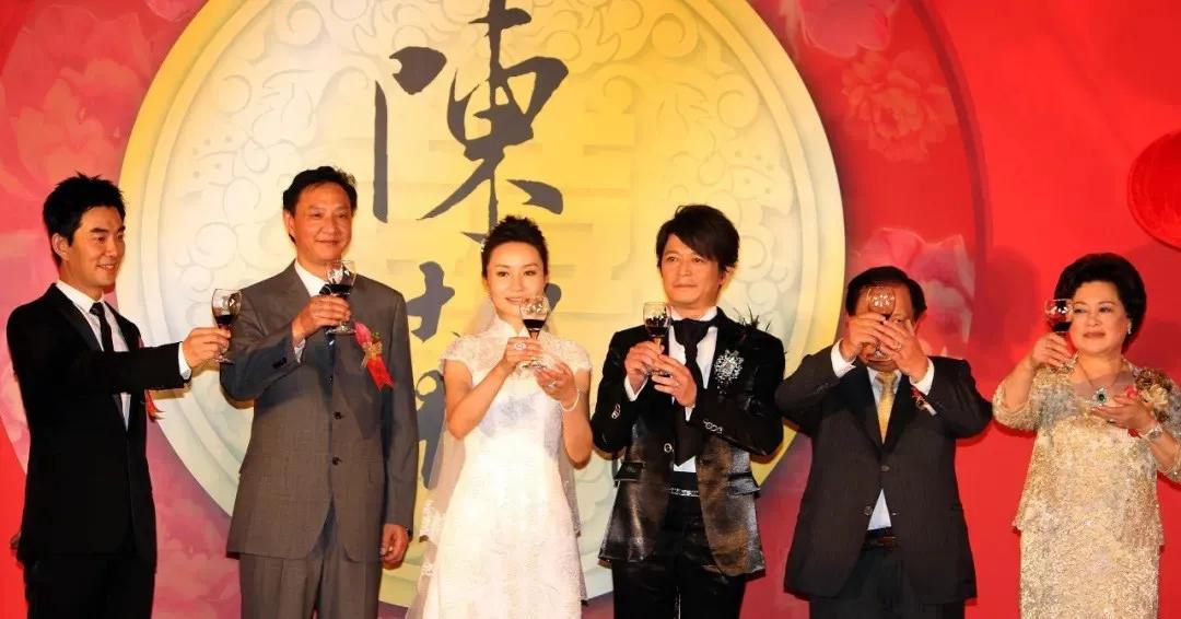 市值蒸发超百亿至退市,市值蒸发300亿突然关店300家