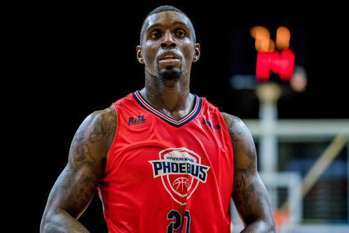 男篮是否需要归化球员,扛起中国男篮大旗归化球员