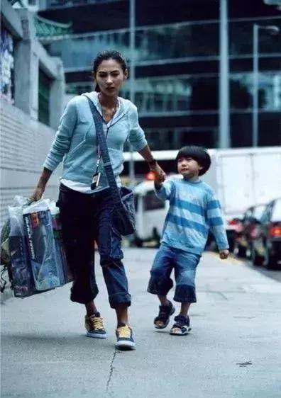 张柏芝多少岁离婚,张柏芝离婚多少岁