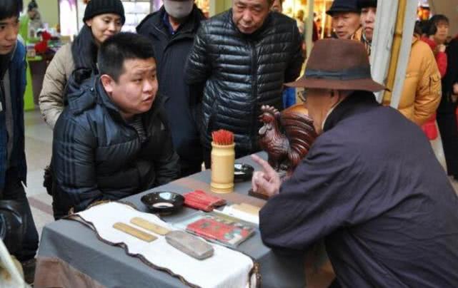 为什么算命先生知道你家几口人,算命先生为何能知道你家里几个人