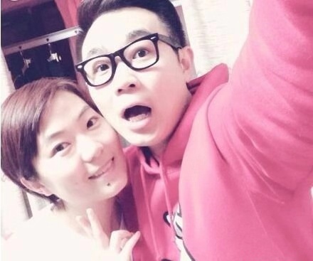 他曾离家出走，街头卖唱，今靠《屌丝男士》走红，屌丝逆袭成导演