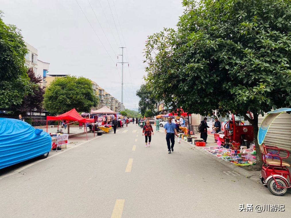 成都市地摊经济发展历程,成都回暖