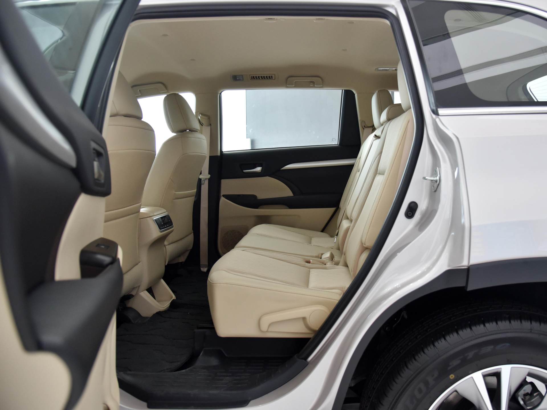 中型suv空间大省油耐造十五万内,中型suv日系