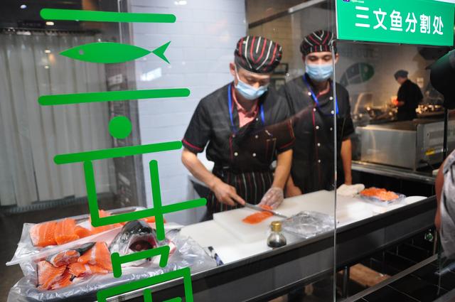 餐饮房租人工成本高、利润薄怎么办？试试“共享厨房”怎么样