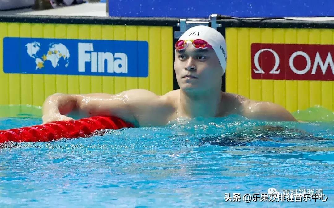 坚持不懈、超越自我，用双排键诠释体育精神