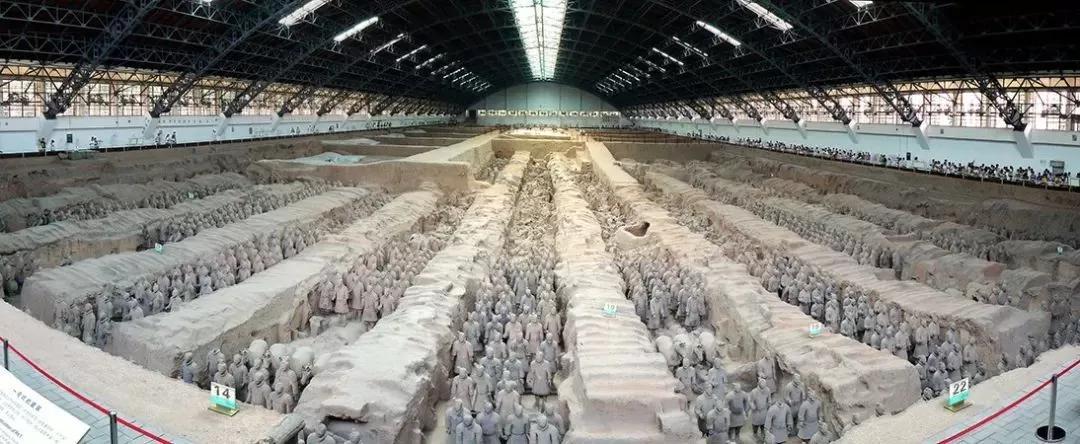 秦始皇为什么把军队建在他的陵墓,秦始皇陵墓在骊山哪个方向