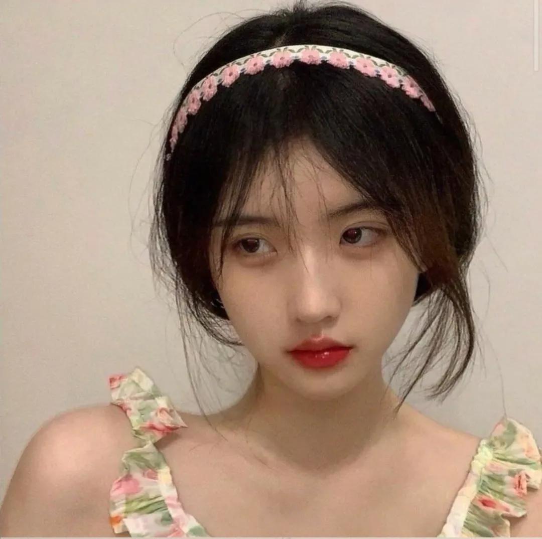 姐妹头像动漫一左一右,头像姐妹两人一左一右