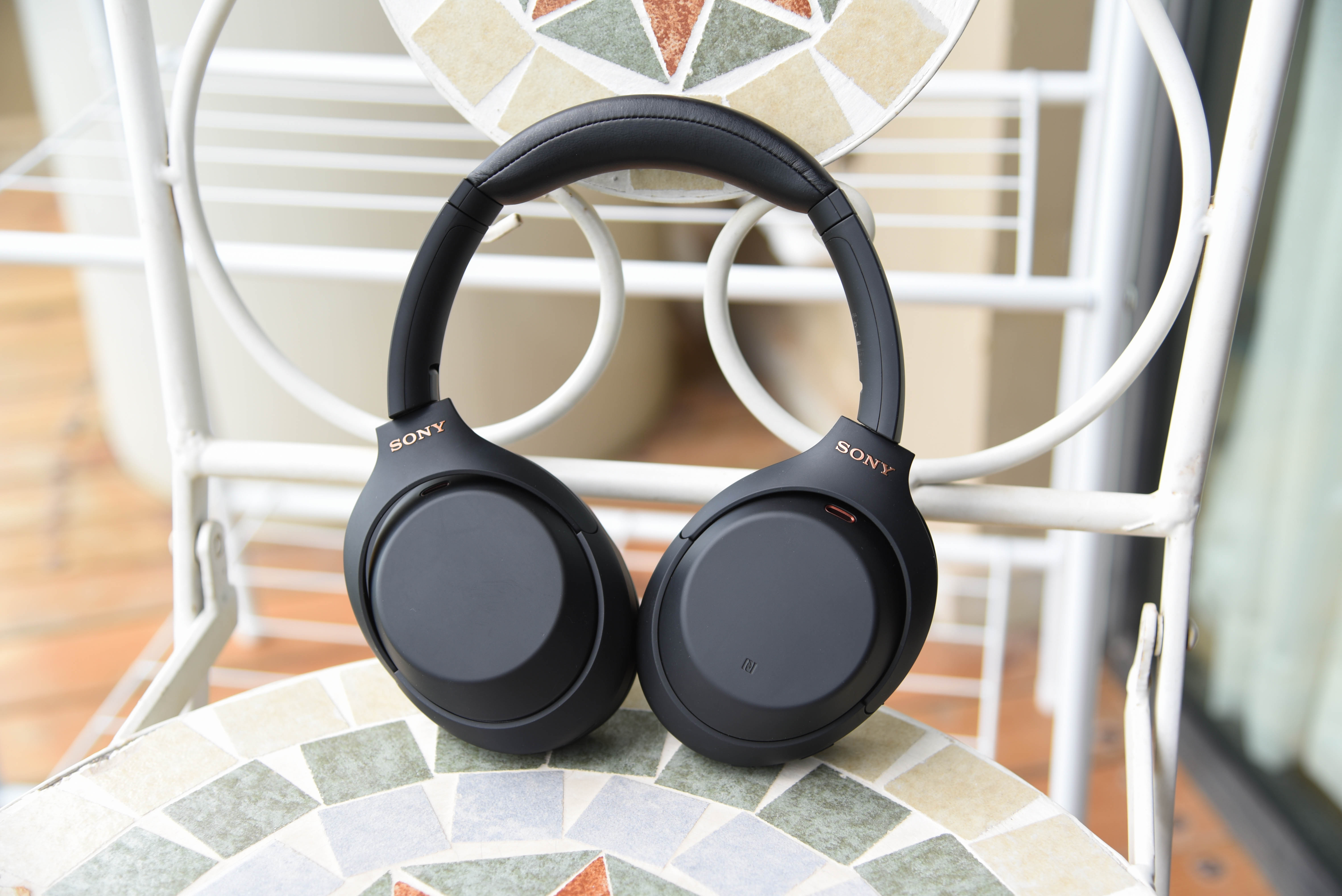 看似平静实则隐藏凶险,看似表面平静实则隐藏汹涌