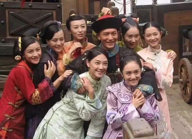 张一山黄晓明陈小春张卫健,张一山和陈小春