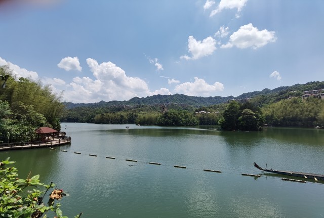 贵州赤水天鹅堡避暑山庄,贵州赤水千岛湖避暑