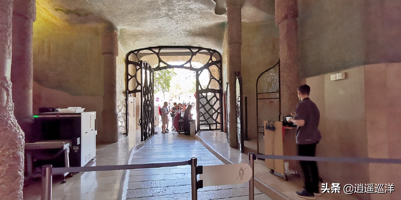 西班牙建筑大师高迪的建筑作品展,西班牙天才艺术设计大师高迪作品