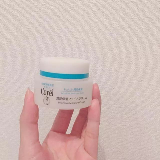 我用空瓶了几十瓶面霜的经验告诉你，谁才是真正的干皮亲妈