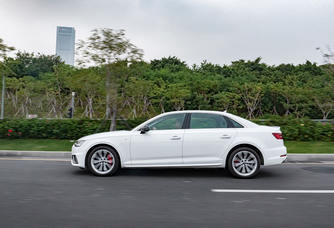 2022款奥迪a4l真实车主使用感受,2022款奥迪a4l驾驶体验