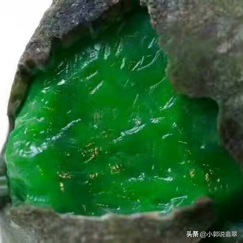 怎样辨别真假翡翠最有效的方法,缅甸翡翠原石真假鉴别方法