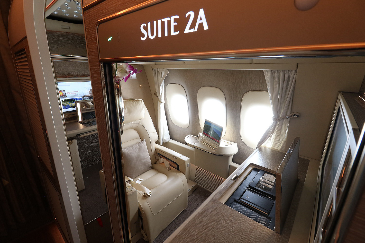 阿联酋航空b747,阿联酋航空b777-200lr
