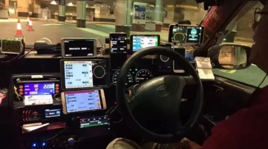 香港出租车老皇冠多大排量,香港港车保时捷911