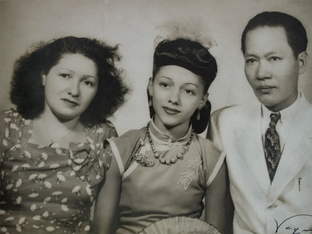 53年来，他一直在国外跟拍底层华人：他们都算不上活着