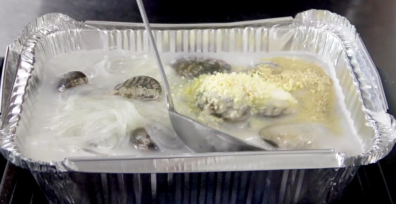锡纸酸辣花甲米线的正宗做法,酸辣海鲜花甲米线的做法