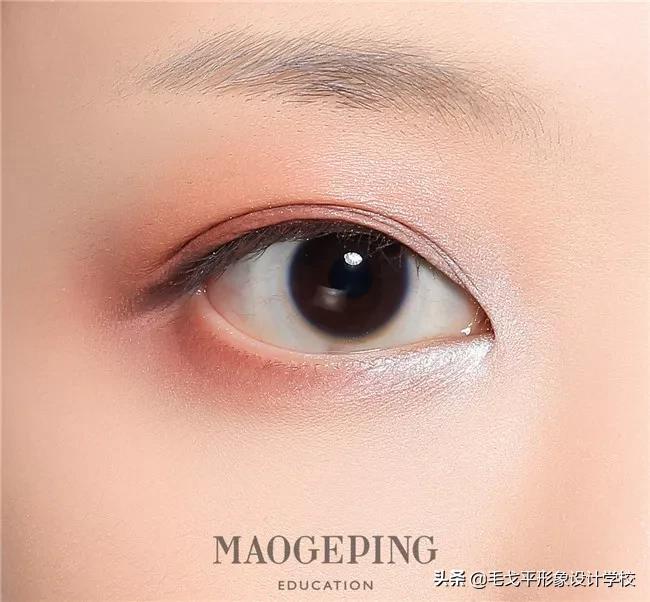 美妆眼妆教程眼睛这样画超好看,怎样画超干净的素颜卧蚕眼妆