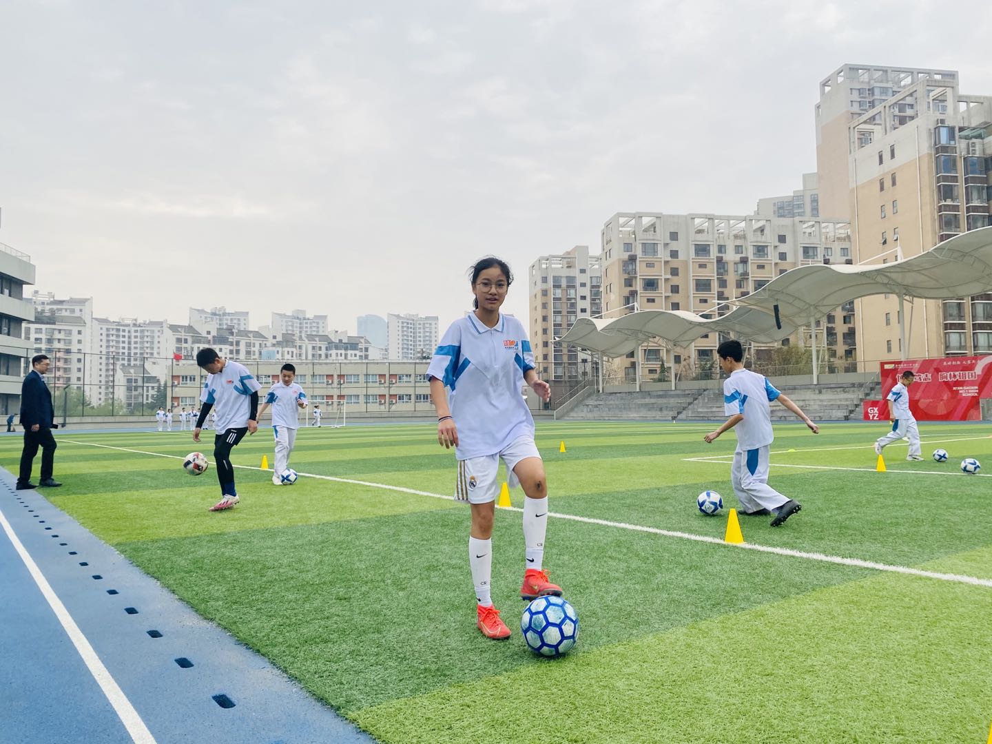 学岩彩画,学岩彩画有发展前景吗