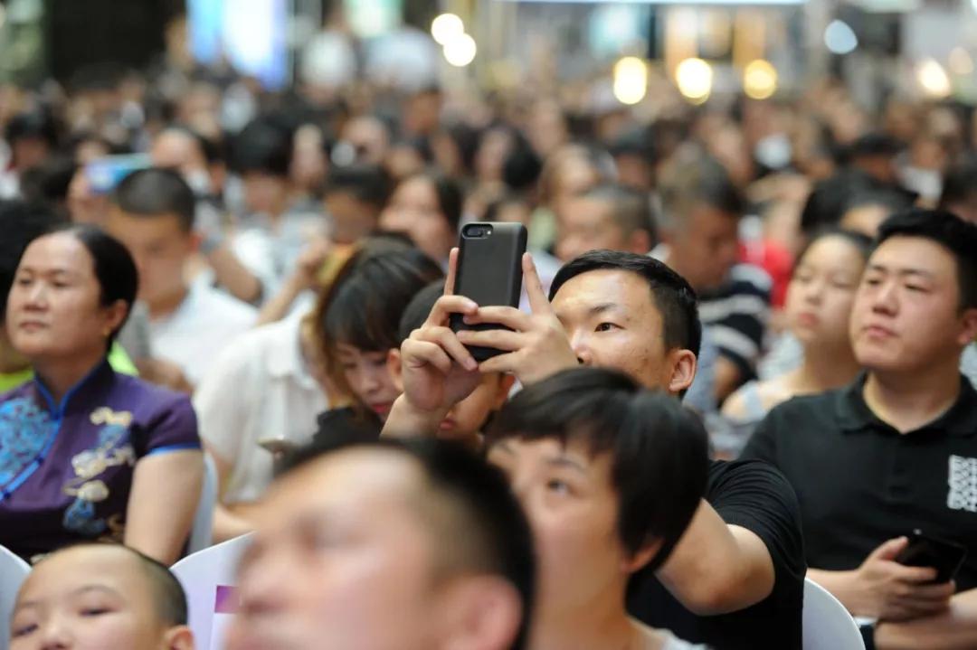 “碧罗珠宝之夜”沈文裕钢琴独奏音乐会完美举行