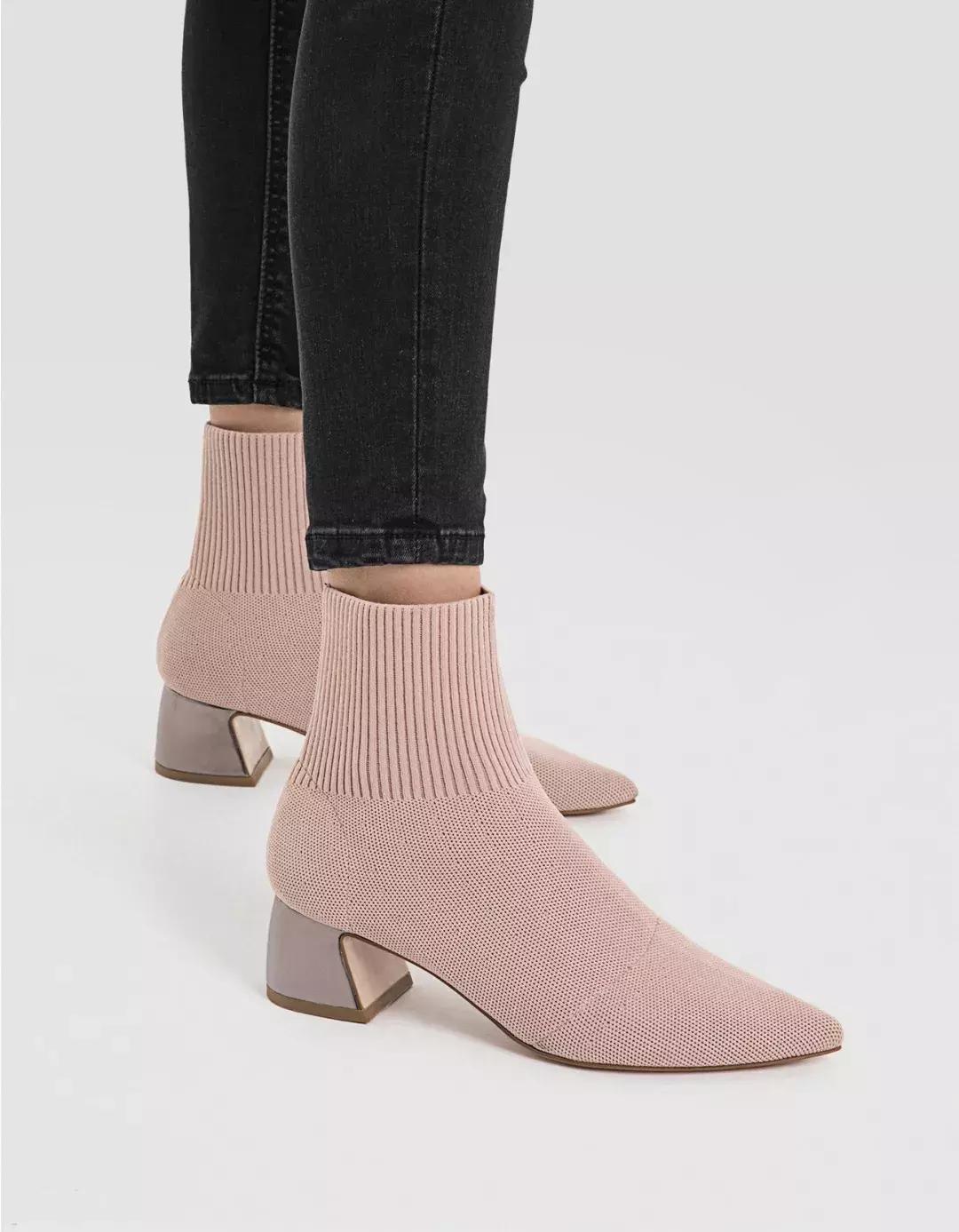 夏季小白鞋短靴洋气又高级,5款人气短靴时髦好看穿着又舒适