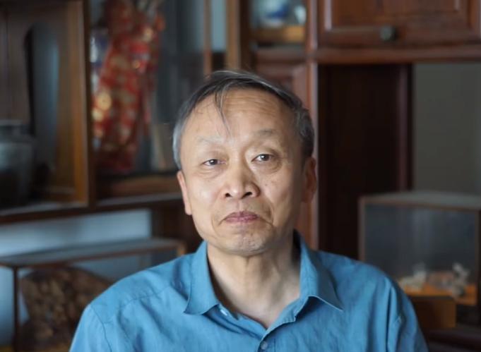辱骂国足学者讽“数理化文盲”是低智，回击刘建宏：我国不靠诺奖