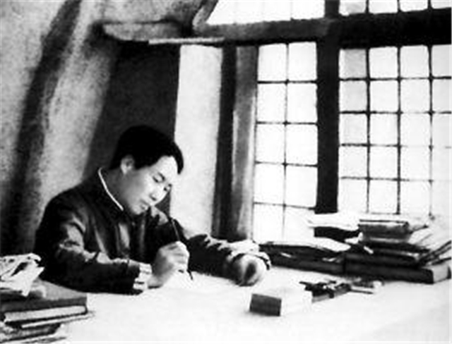 毛主席的书法：被推崇为近代狂草第一人，从书法中悟出辩证法思想