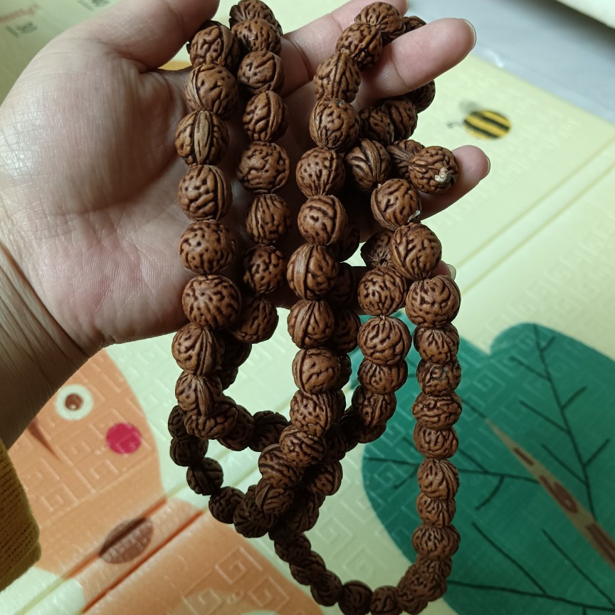脑纹桃核手串的正确盘法,纹路跟脑子一样的桃核手串