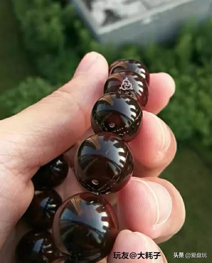 盘手串是不是很脏,盘透的黄花梨手串