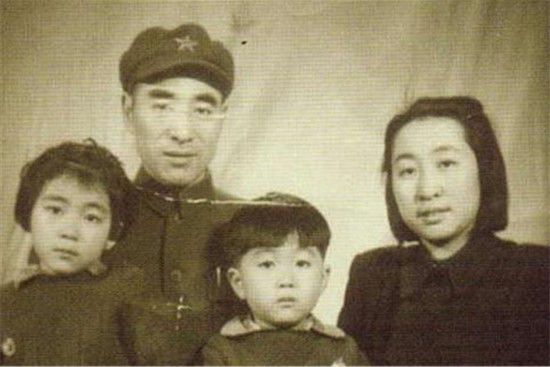 十大元帅40岁时是何身份：林彪是司令，陈毅是军长，贺龙挖野菜