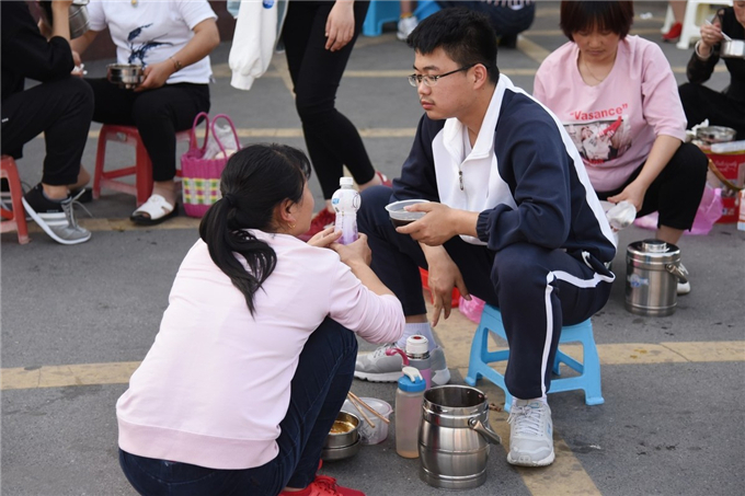 高考前三月紧张焦虑失眠怎么办,孩子马上要高考了老是失眠怎么办