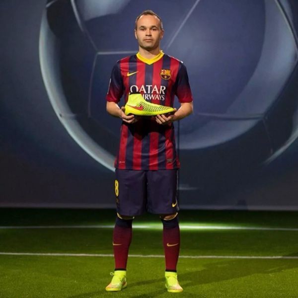 伊涅斯塔代言的足球,伊涅斯塔代言西班牙品牌