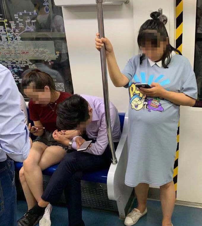 面对亲戚该怼就怼,面对亲戚的挖苦怎么高情商回复