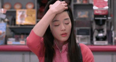 什么动作可以让男生心动,什么肢体动作让女生心动