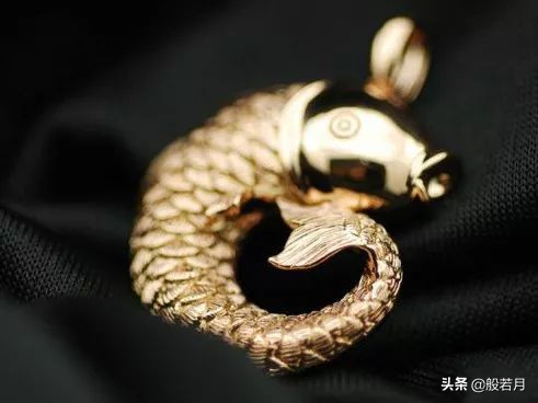 彩金为什么看着比黄金重,为什么彩金戴着戴着变色了